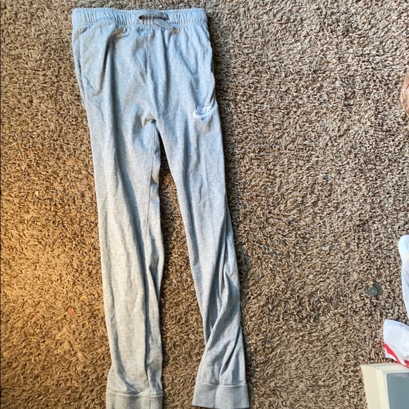 nike men's club fleece cargo joggers